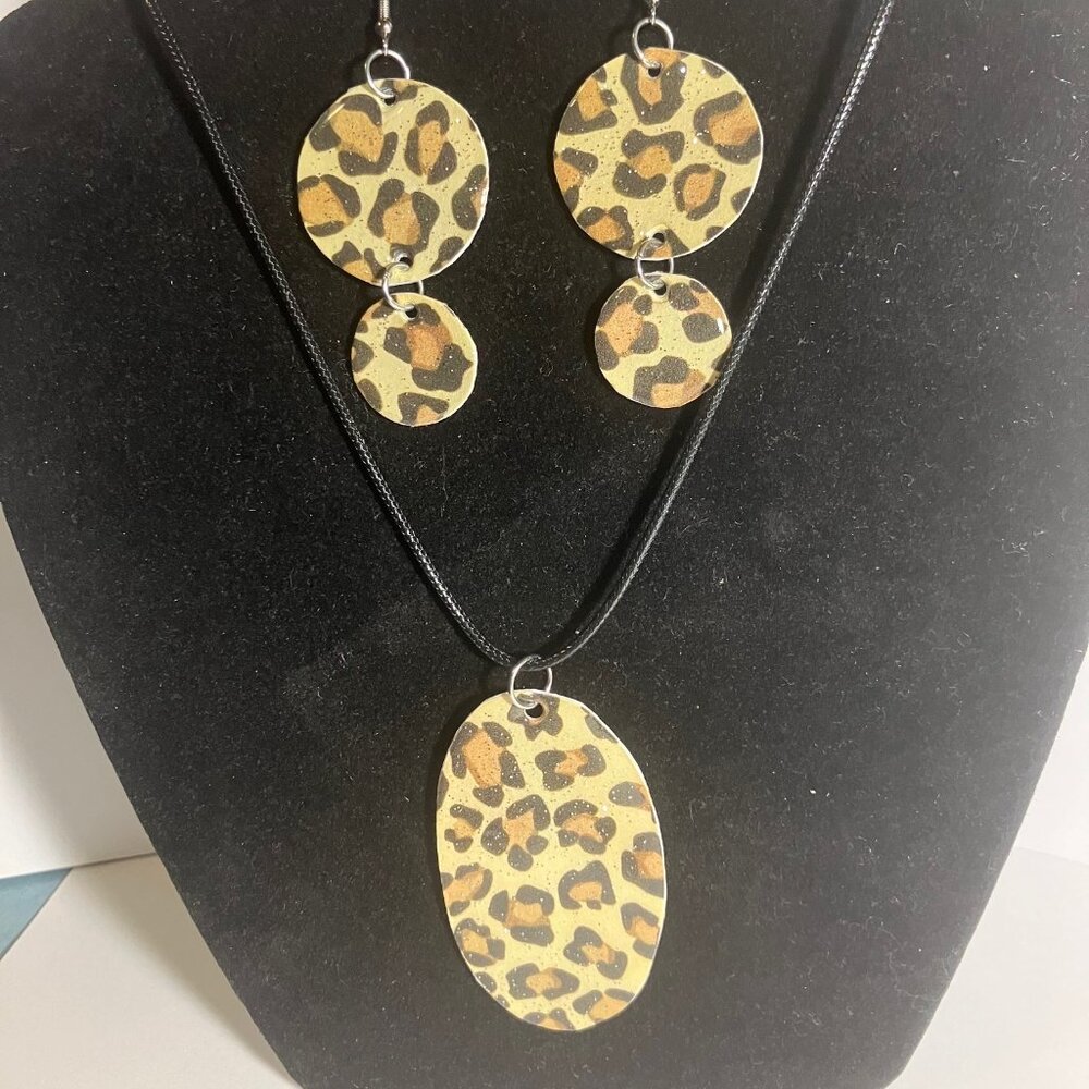 The Artisan's Touch hand crafted jewelry